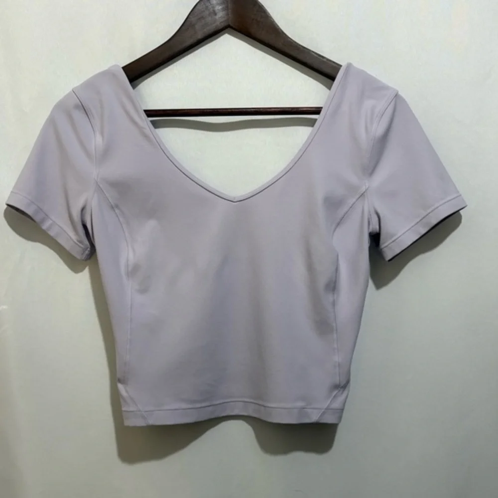 Lululemon Align Tee Nulu Slim Fit Cropped Length Top in Black-Size 4‎ Small